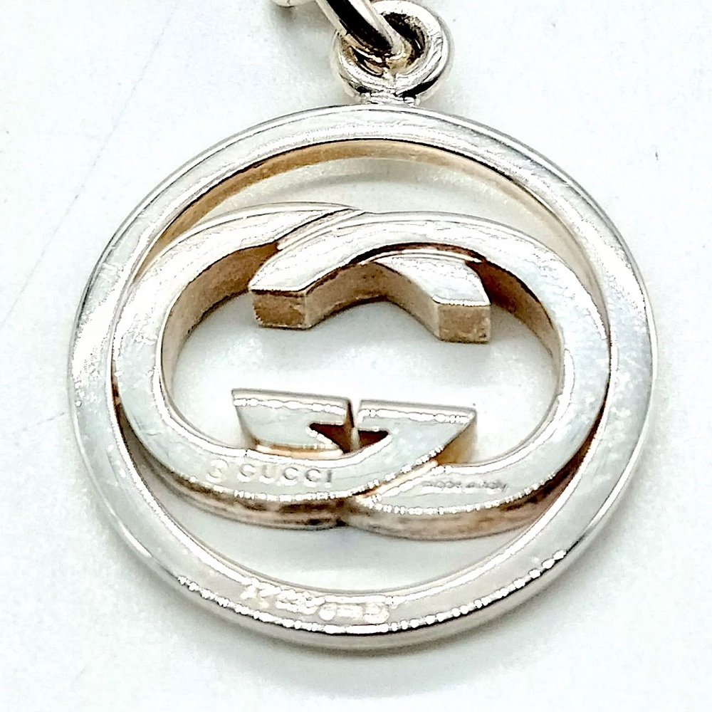 GUCCI Interlinked GG Sterling Silver Pedant on Open Link Chain 21 inches long - Picture 4 of 10